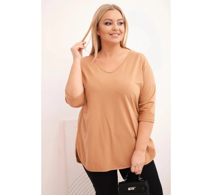 Dámská bavlněná blůza Plus Size s výstřihem do V a ohrnutými rukávy camelová Dámská bavlněná blůza Plus Size s výstřihem do V a ohrnutými rukávy camelová