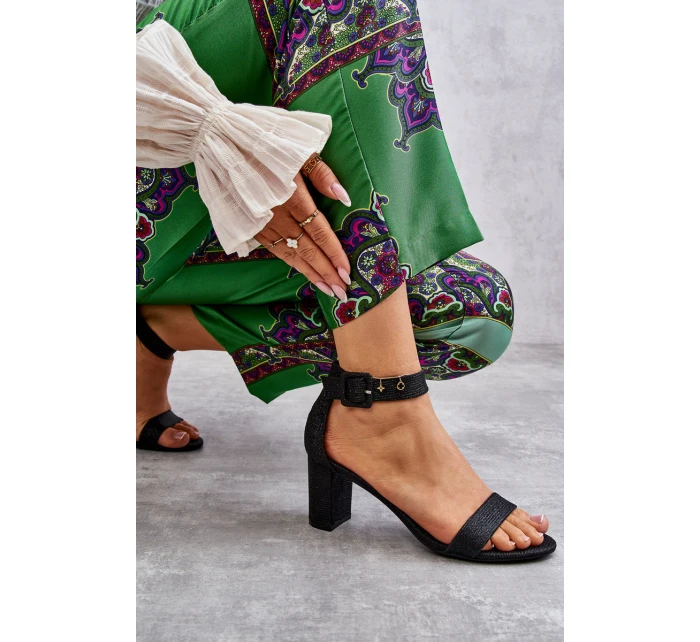 Lesklé sandály na podpatku Černé Maxim Lesklé sandály na podpatku Černé Maxim