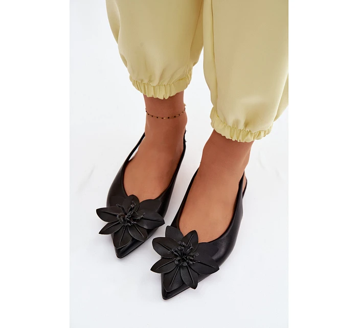 Dámské sandály na nízkém podpatku s dekorativním květem Černé Telivette