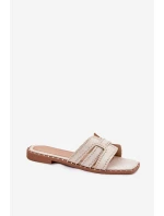 Zdobené pantofle na plochém podpatku béžové model 21699494 - Boto Zdobené pantofle na plochém podpatku béžové model 21699494 - Boto