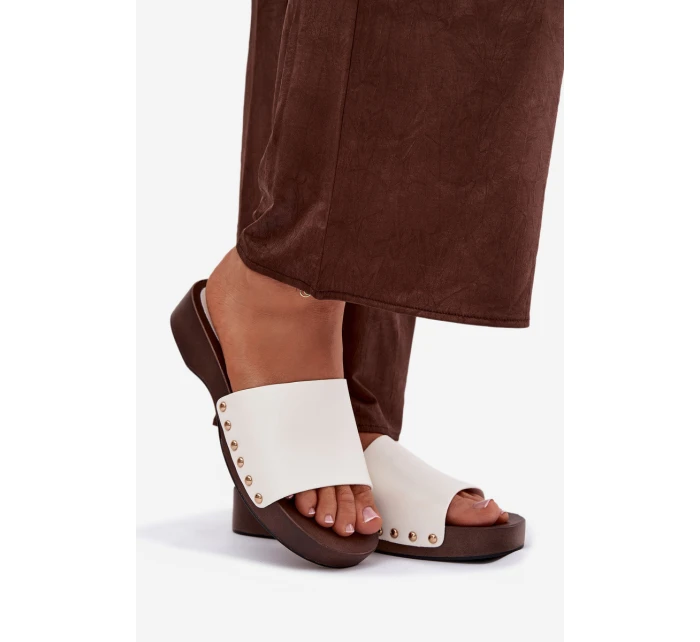 Dámské nazouváky s přezkami bílé Terissa Dámské nazouváky s přezkami bílé Terissa