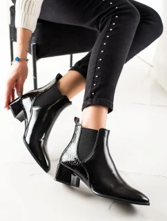 Klasické  kotníčkové boty dámské černé na širokém podpatku