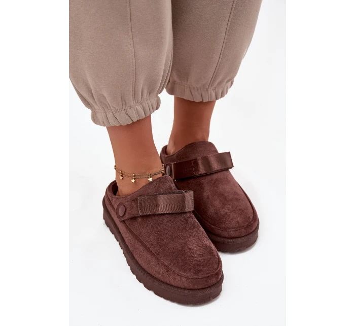 Dámské teplé pantofle s kožešinou na platformě čokoládové model 21715168 - Boto