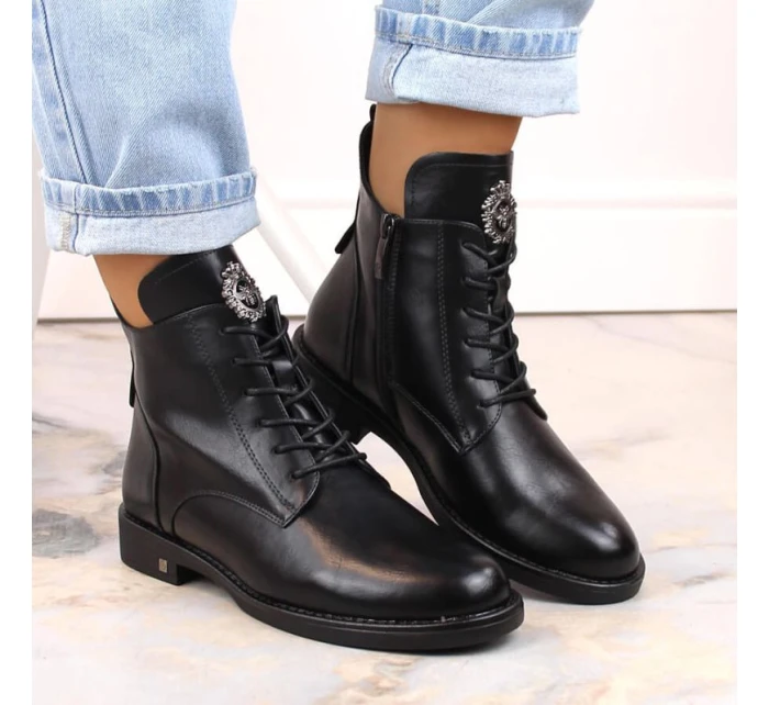 Boty se šněrováním a zipem Potocki W WOL171B černá