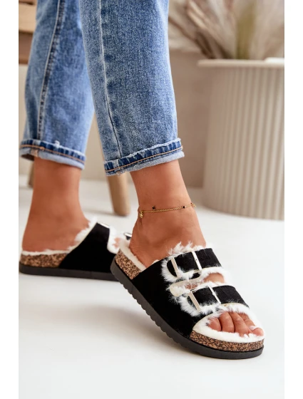 Dámské Pantofle S Přezkami A Kožíškem Černé model 21670217 - Boto Dámské Pantofle S Přezkami A Kožíškem Černé model 21670217 - Boto