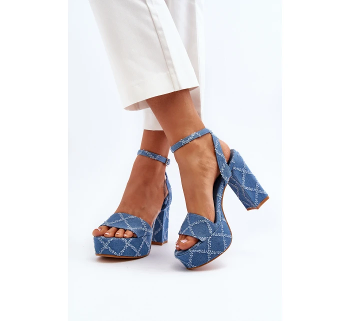 Džínové sandály na podpatku modré model 21649737 - Boto Džínové sandály na podpatku modré model 21649737 - Boto