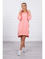 Šaty s kapucí a delšími zády v meruňkové barvě Šaty s kapucí a delšími zády v meruňkové barvě