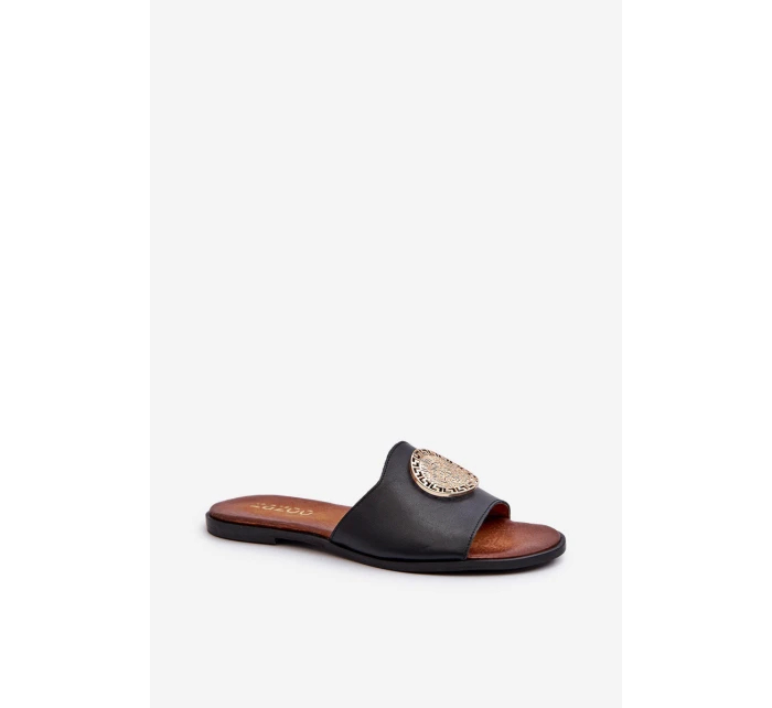 model 21665471 Kožené Žabky Na Ploché Podrážce S Ozdobou Černé - Zazoo model 21665471 Kožené Žabky Na Ploché Podrážce S Ozdobou Černé - Zazoo