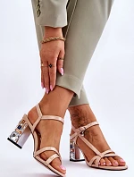 lakované sandály na ozdobném podpatku D&A CR-232 Béžove