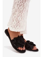 Dámské ploché pantofle s ozdobnými květinami Černé model 22032042 - Boto