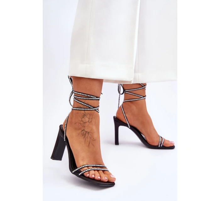 Elegantní vázané sandály s kamínky černé Nessy Elegantní vázané sandály s kamínky černé Nessy