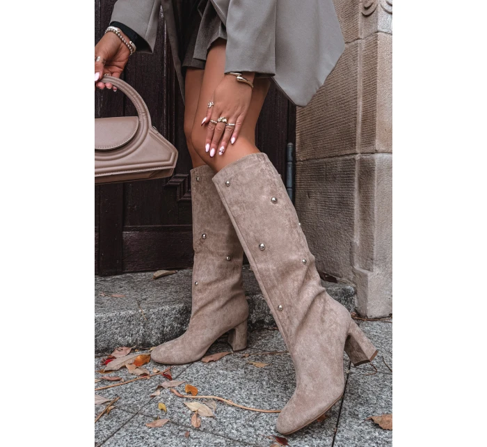 Dámské zateplené kozačky na podpatku s ozdobnými detaily Lucinda – béžové 