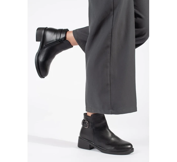 Výborné dámské černé kotníčkové boty na širokém podpatku Výborné dámské černé kotníčkové boty na širokém podpatku