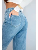 Dámské džíny s širokou nohavicí a vysokým pasem Dámské džíny s širokou nohavicí a vysokým pasem