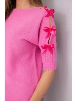 Dámský svetr s krátkým rukávem a ozdobnými mašlemi růžový