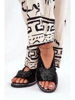 Dámské sandály na plochém podpatku s ozdobou černé model 21686832 - Boto Dámské sandály na plochém podpatku s ozdobou černé model 21686832 - Boto