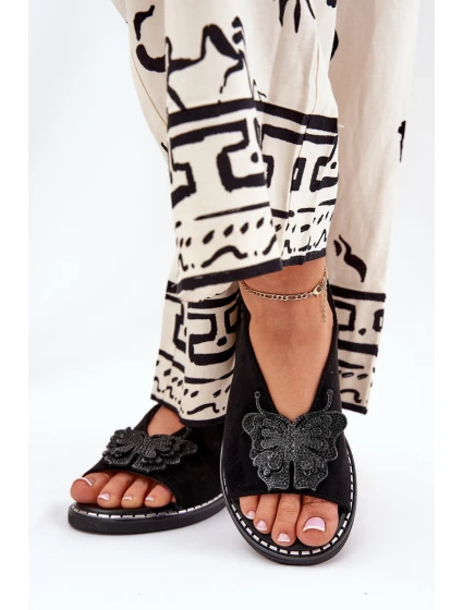 Dámské sandály na plochém podpatku s ozdobou černé model 21686832 - Boto Dámské sandály na plochém podpatku s ozdobou černé model 21686832 - Boto