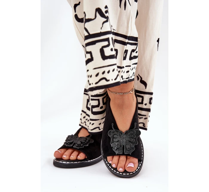 Dámské sandály na plochém podpatku s ozdobou černé model 21686832 - Boto Dámské sandály na plochém podpatku s ozdobou černé model 21686832 - Boto