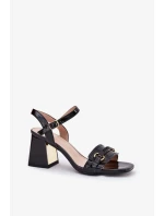 Dámské lakované kožené sandály na sloupku - černé Mevonelle Dámské lakované kožené sandály na sloupku - černé Mevonelle