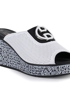 Dámské kožené žabky na platformě bílé S.Barski 7012