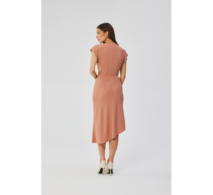 S362 Asymetrické pouzdrové šaty s výstřihem - růžové