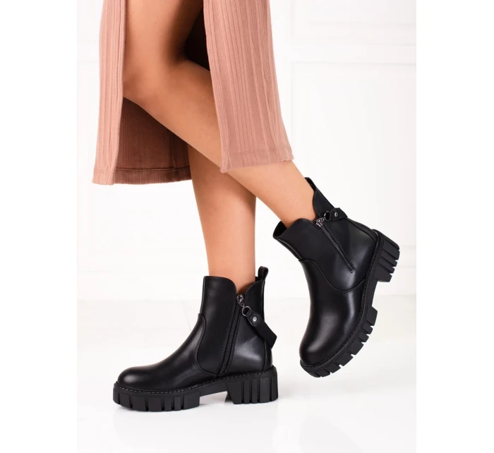 Luxusní kotníčkové boty dámské černé na plochém podpatku Luxusní kotníčkové boty dámské černé na plochém podpatku
