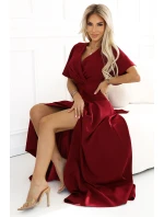 Dlouhé dámské šaty ve vínové bordó barvě s rozparkem na  a výstřihem model 20893015 - numoco