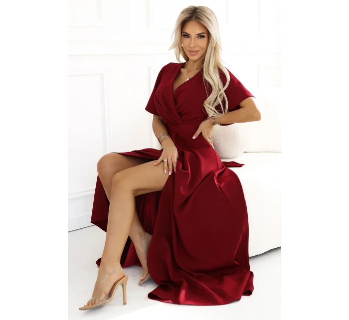 Dlouhé dámské šaty ve vínové bordó barvě s rozparkem na  a výstřihem model 20893015 - numoco