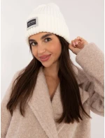 Čepice JK CZ model 20527614 ecru - FPrice Čepice JK CZ model 20527614 ecru - FPrice