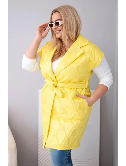 Dámská vesta Plus Size prošívaná s páskem a límcem žlutá