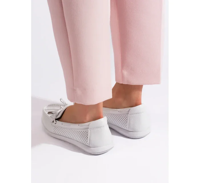 Moderní dámské  mokasíny bílé bez podpatku
