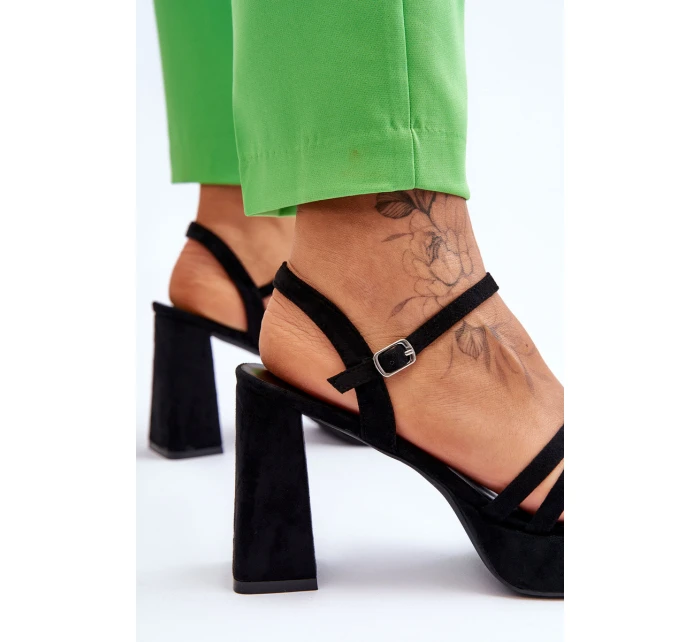 Dámské semišové sandály na platformě Černé model 21613994 - Boto Dámské semišové sandály na platformě Černé model 21613994 - Boto