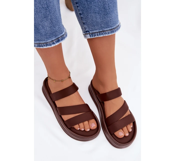 dámské pantofle na platformě s pásky čokoládové model 21943276 - Boto