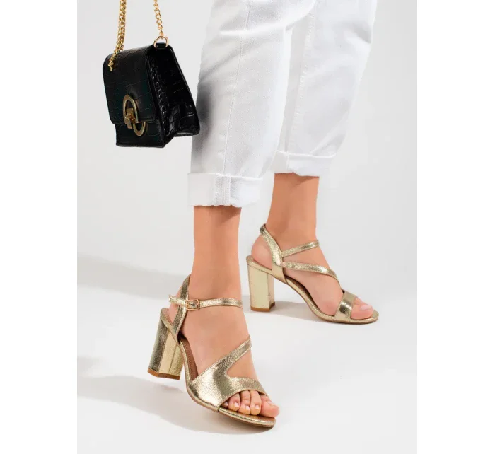 Klasické dámské sandály černé na širokém podpatku Klasické dámské sandály černé na širokém podpatku