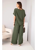 Dámský komplet z viskózy s ozdobným květem a širokými kalhotami tmavé khaki Dámský komplet z viskózy s ozdobným květem a širokými kalhotami tmavé khaki
