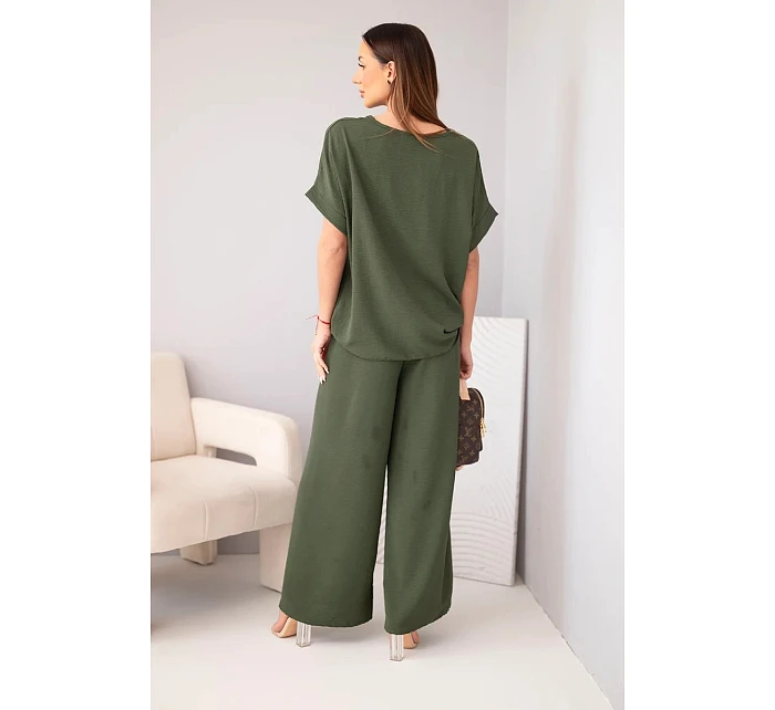 Dámský komplet z viskózy s ozdobným květem a širokými kalhotami tmavé khaki Dámský komplet z viskózy s ozdobným květem a širokými kalhotami tmavé khaki