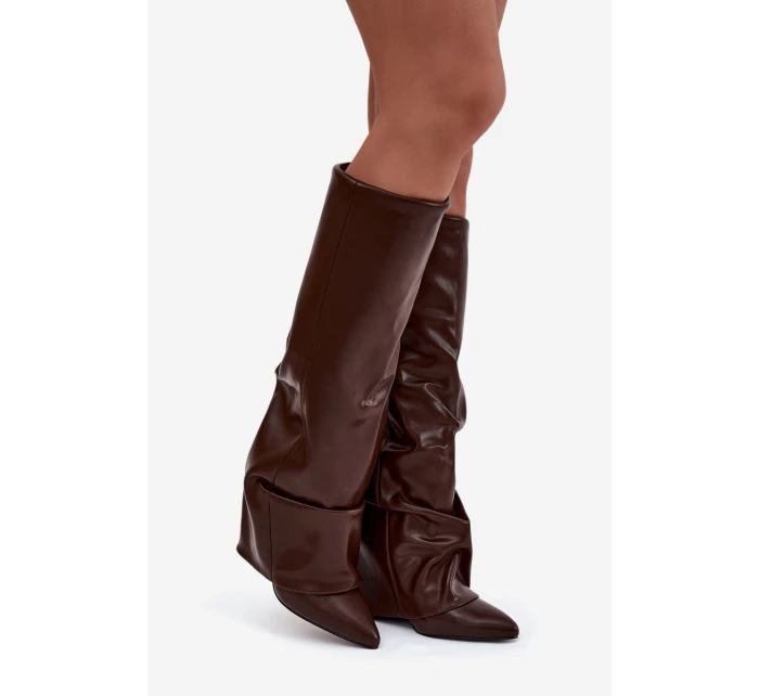 Zateplené dámské kozačky s obráceným lemem na podpatku čokoládové Elivira