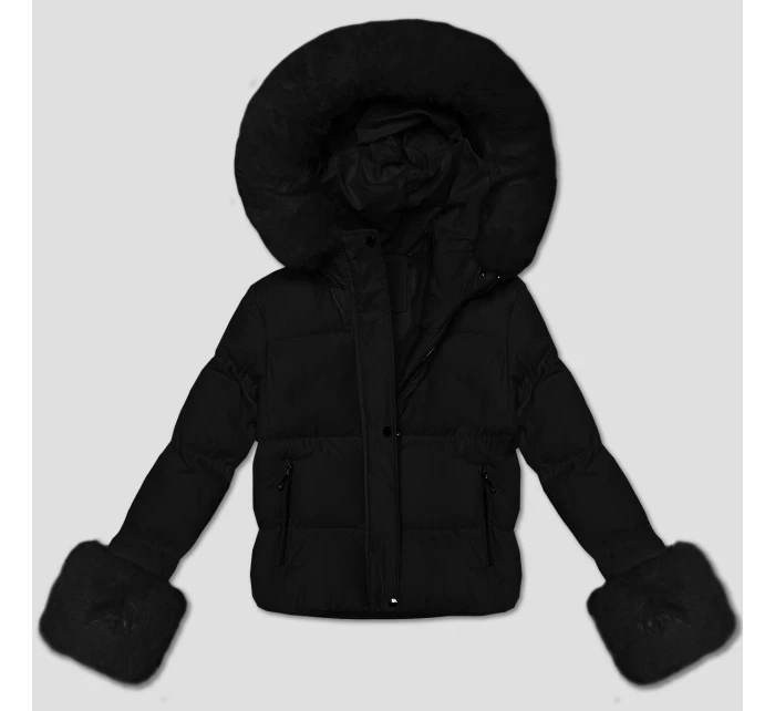 Černá prošívaná dámská zimní bunda s kožešinou model 21463549 - J.STYLE