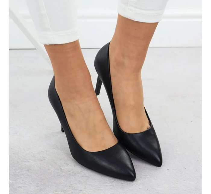 Černé lodičky na jehlovém podpatku Sergio Leone 1339