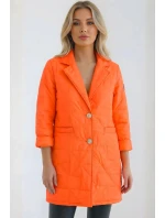 Dámská bunda Plus Size prošívaná s ozdobnými knoflíky a límcem neonově oranžová Dámská bunda Plus Size prošívaná s ozdobnými knoflíky a límcem neonově oranžová