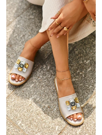 Dámské Sandály S Ozdobami model 21665122 Béžové - S.Barski Dámské Sandály S Ozdobami model 21665122 Béžové - S.Barski