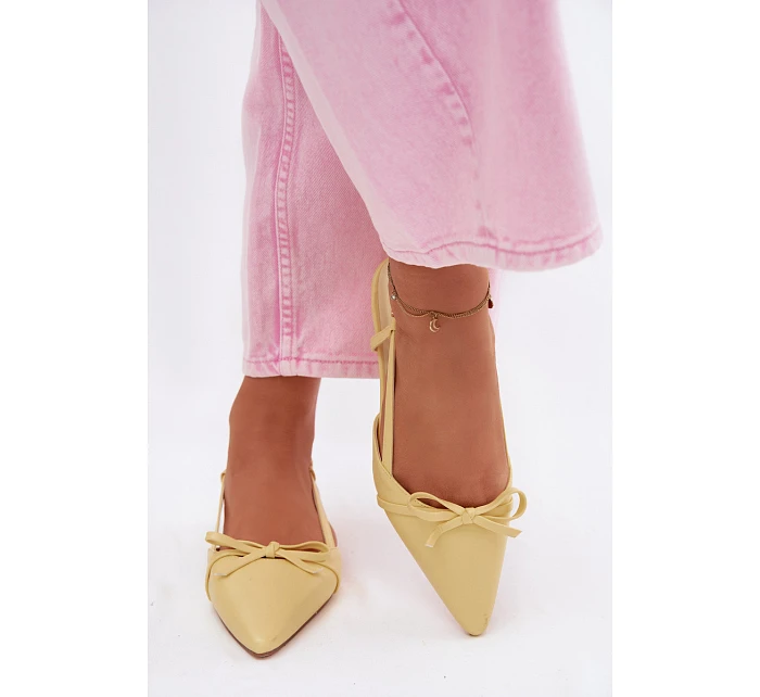 Dámské sandály z umělé kůže na nízkém podpatku model 22107051 - Boto