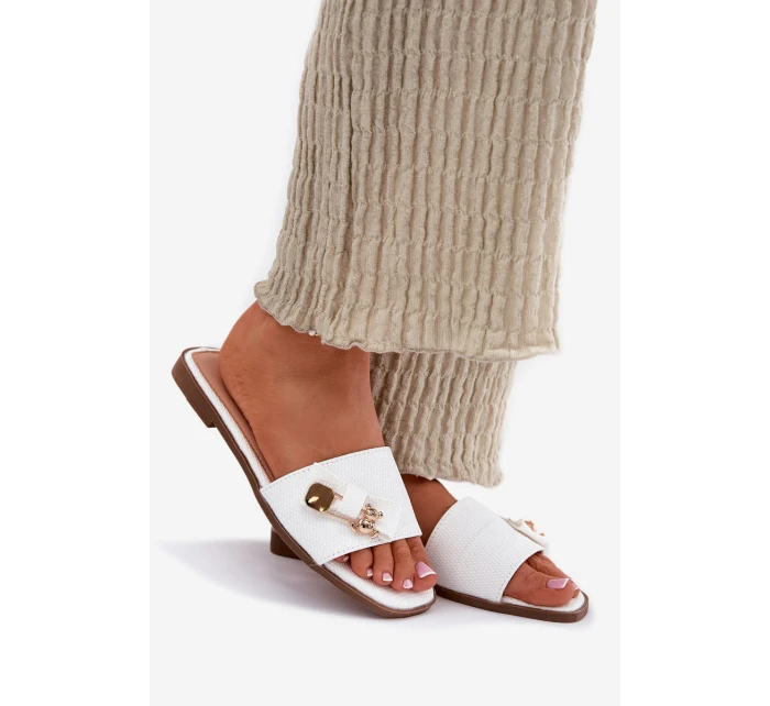 Dámské Pantofle Na Plochém Podpatku S Mašlí Bílé Sallariela Dámské Pantofle Na Plochém Podpatku S Mašlí Bílé Sallariela