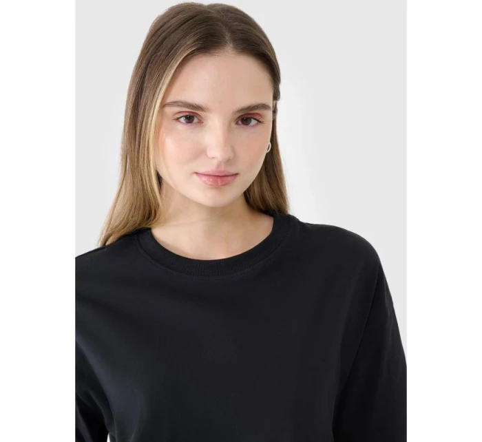 Dámské hladké tričko oversize 4F 4FRSS25TTSHF2694-20S Dámské hladké tričko oversize 4F 4FRSS25TTSHF2694-20S