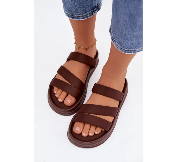 dámské pantofle na platformě s pásky čokoládové model 21943276 - Boto