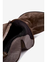 Kožené semišové kotníkové boty na podpatku model 22391083 Khaki - VINCEZA Kožené semišové kotníkové boty na podpatku model 22391083 Khaki - VINCEZA