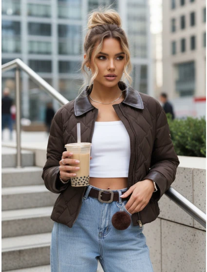 Kurtka przejściowa damska pikowana brązowa model 22025093 - FashionStreet Kurtka przejściowa damska pikowana brązowa model 22025093 - FashionStreet