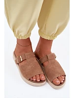 Kožené dámské sandály na platformě se zlatou sponou Camel model 22095008 - Boto Kožené dámské sandály na platformě se zlatou sponou Camel model 22095008 - Boto