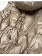 Krótki bezrękawnik damski z odpinanym kapturem Goodlookin beżowy (B8258-12)