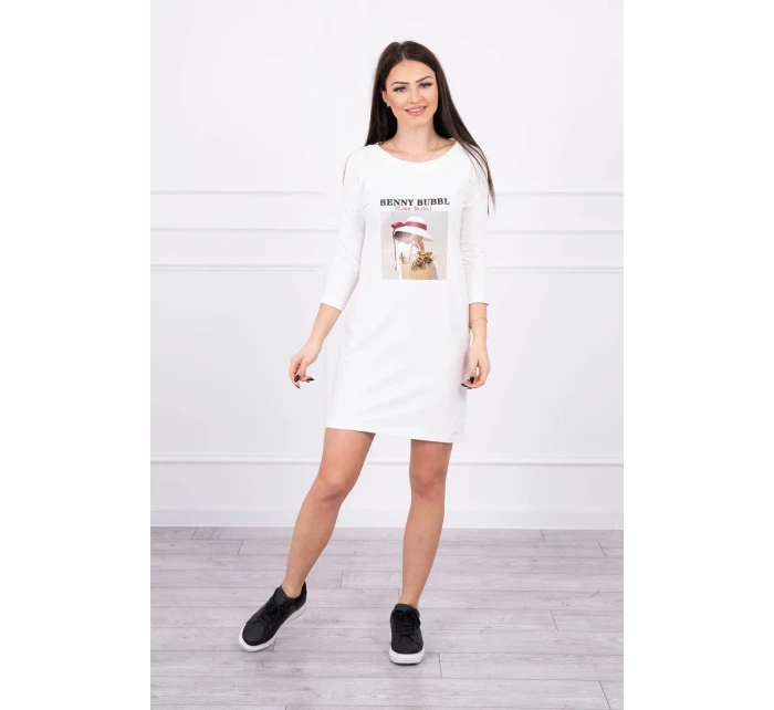 Šaty s potiskem model 18744170 ecru - K-Fashion Šaty s potiskem model 18744170 ecru - K-Fashion